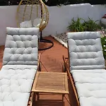 Nova S.r Sea View فيلة